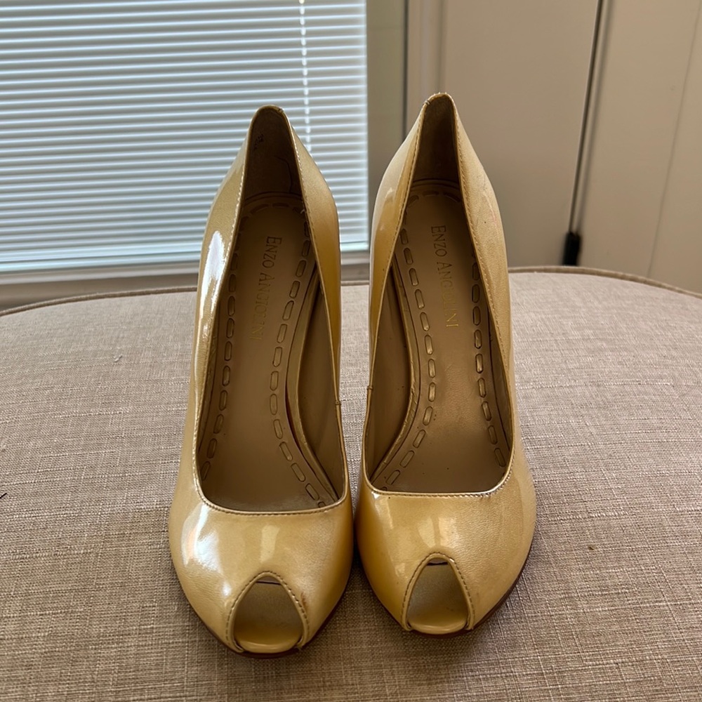 Enzola Angioloni open peep toed heels size 6